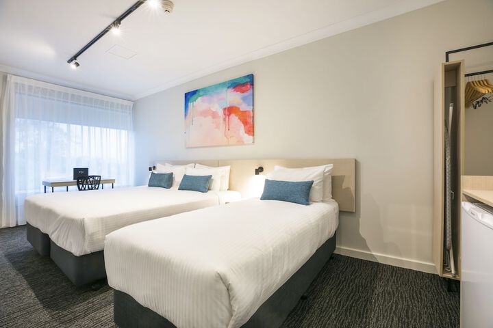 Room 8 of 32