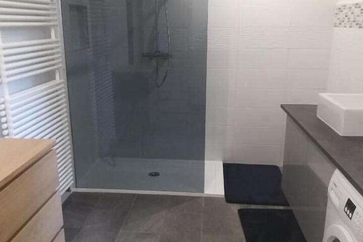 Room 10 of 50