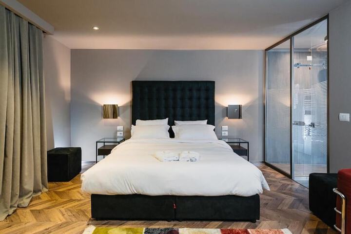 Room 15 of 29