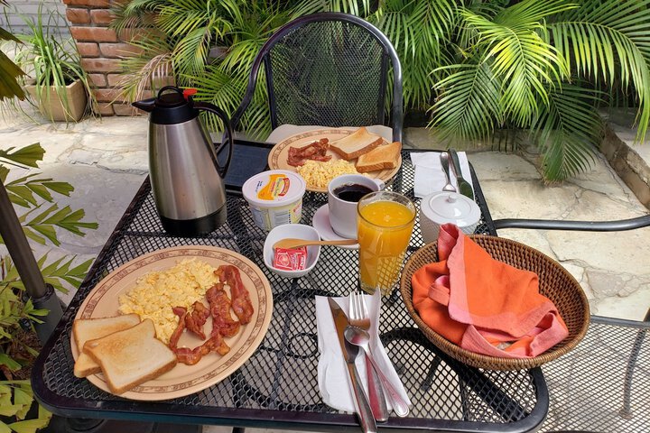 Breakfast/Coffee Service 79 of 99