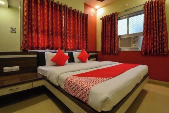 Room 4 of 16