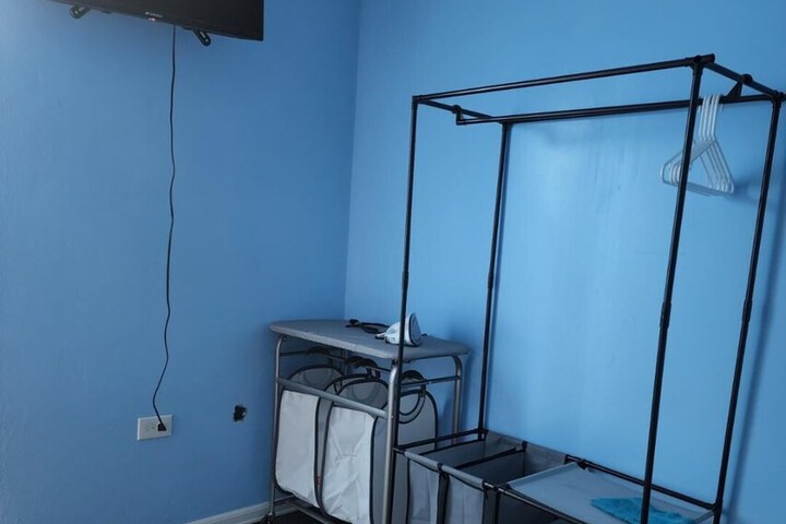 Room 9 of 20