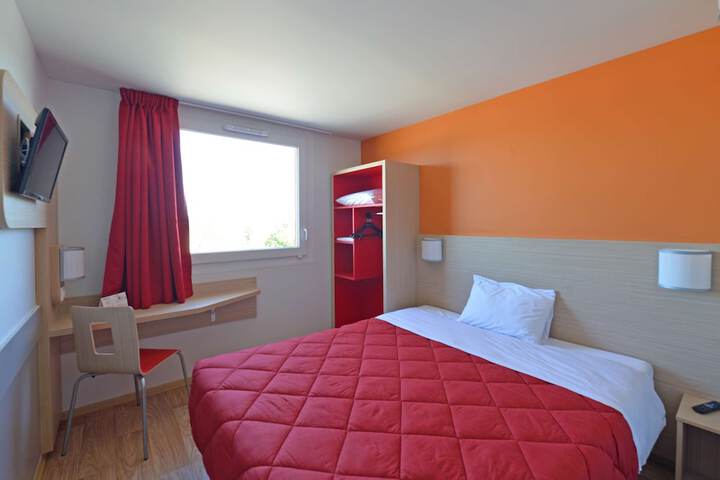 Room 12 of 73