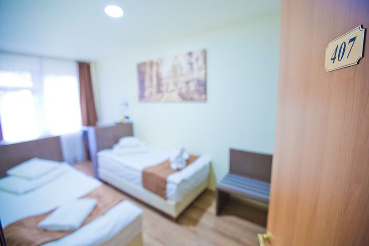 Room 48 of 106