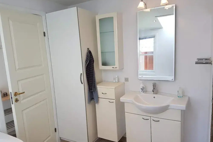 Room 8 of 15
