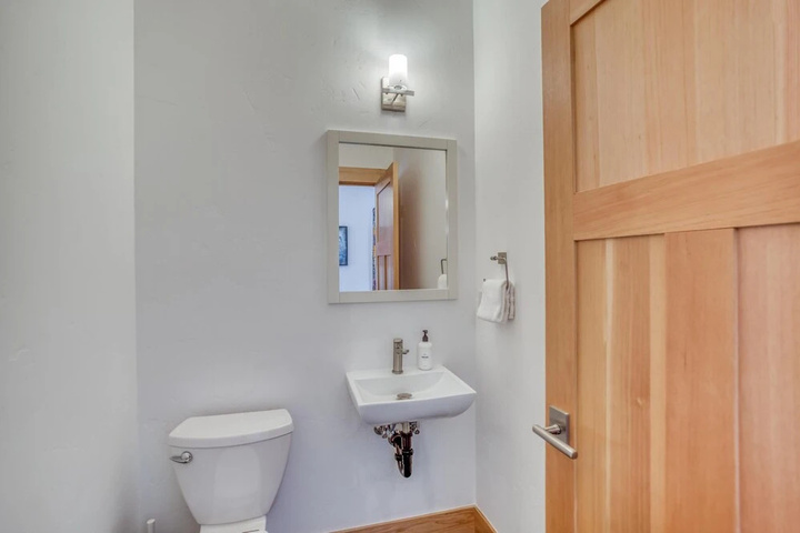 Room 10 of 20