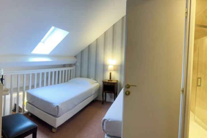Room 34 of 67