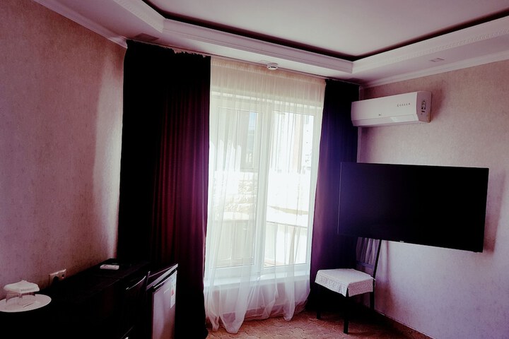 Room 25 of 27
