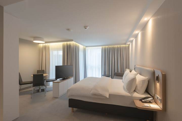 Room 8 of 88