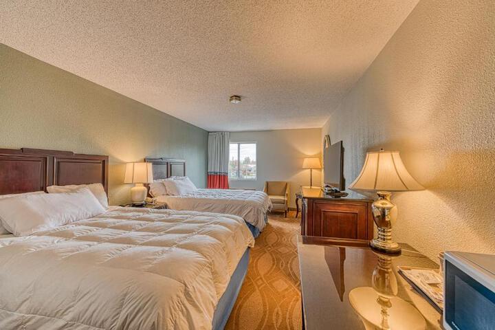 1 Queen Bed (15 of 15)