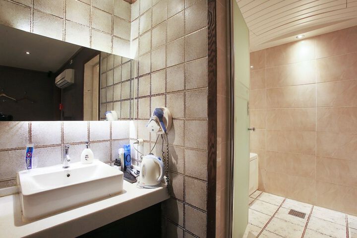 Room 45 of 121