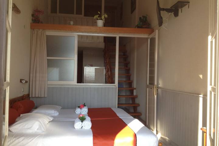 Room 8 of 39