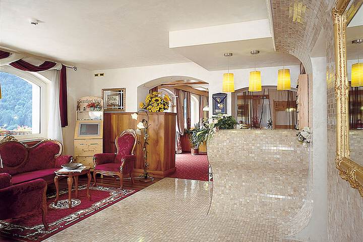 Hotel Interior 5 of 46