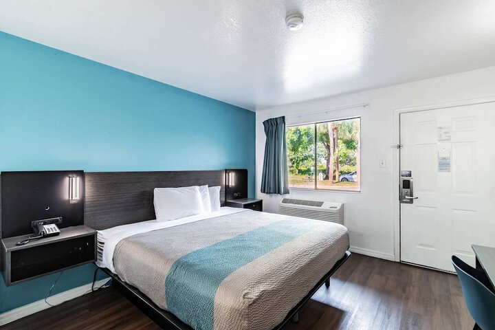 Room 7 of 22