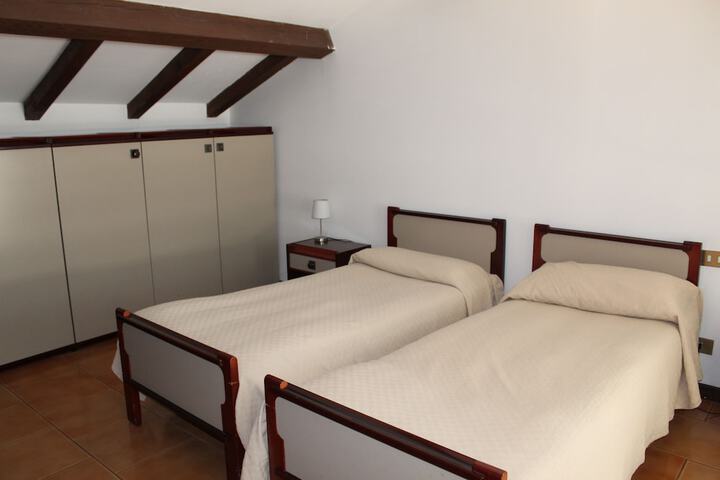 Room 15 of 53