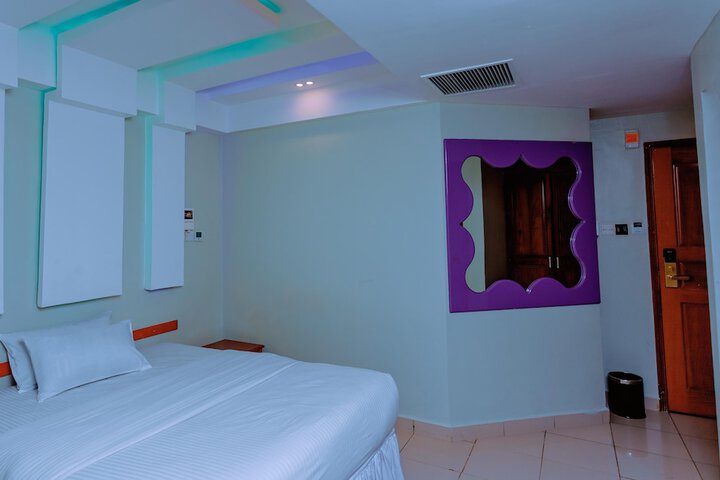 Room 11 of 46