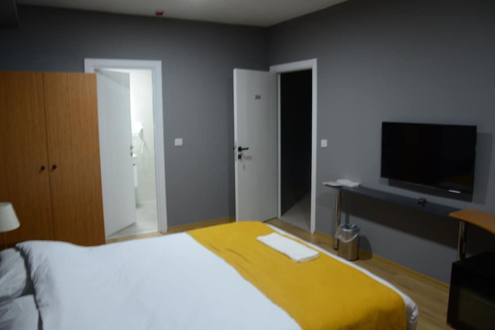Room 21 of 43