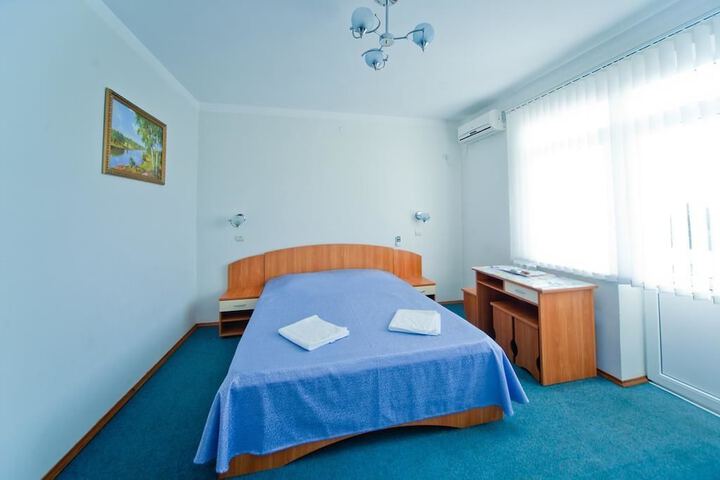 Room 6 of 23
