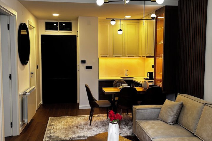 Room 16 of 53