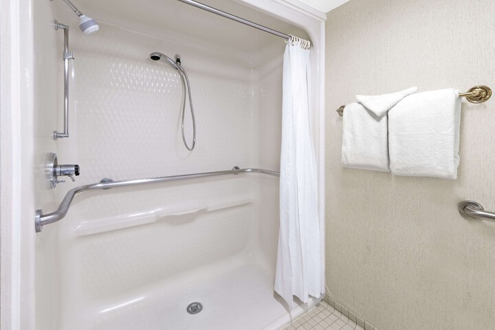 Room 15 of 17