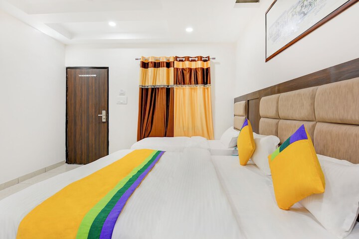 Room 16 of 33