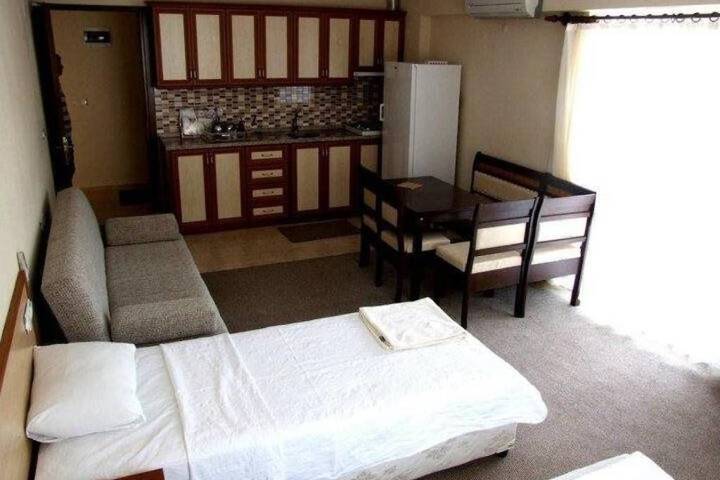 Room 5 of 42