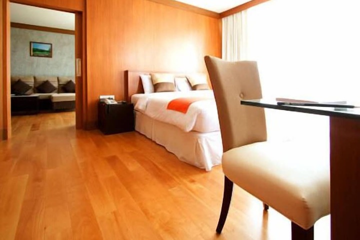 Room 4 of 46
