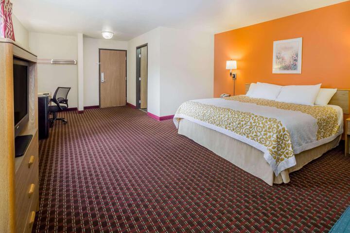 1 King Bed (3 of 3)