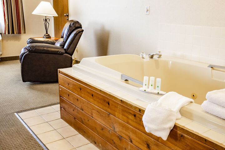 Jetted tub
