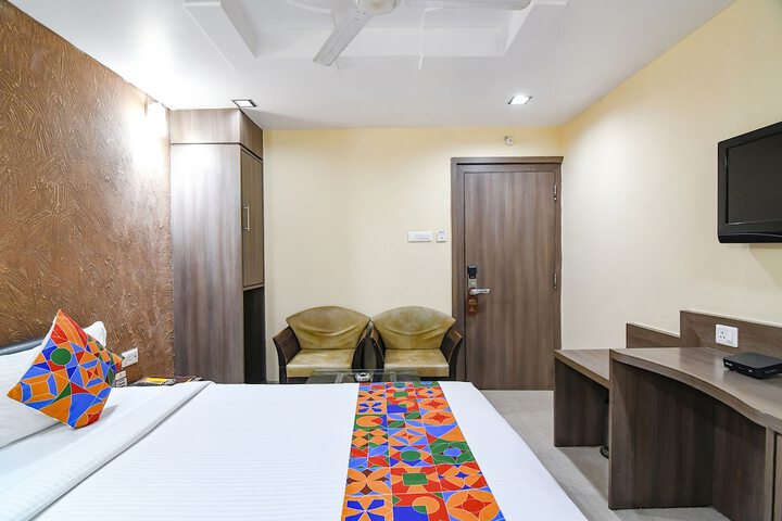 Room 17 of 32