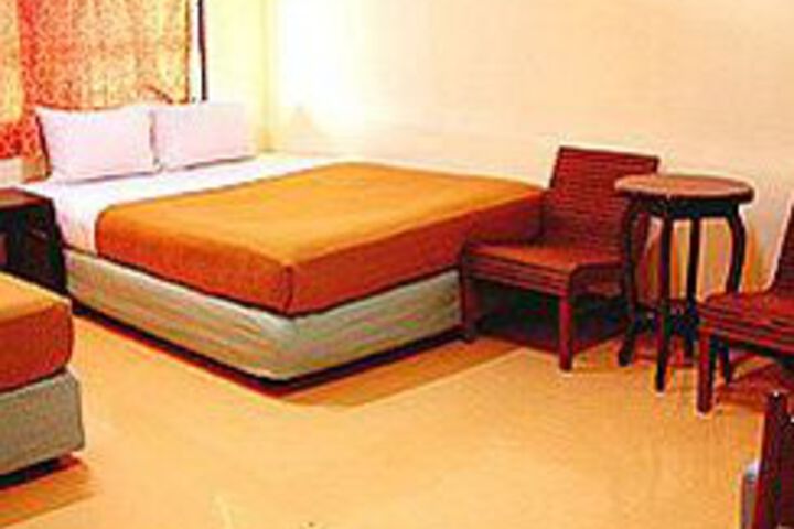 Room 5 of 33