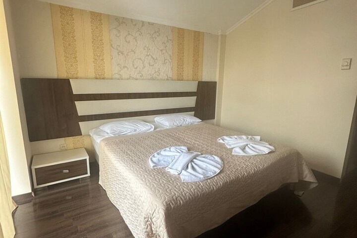 Room 12 of 21