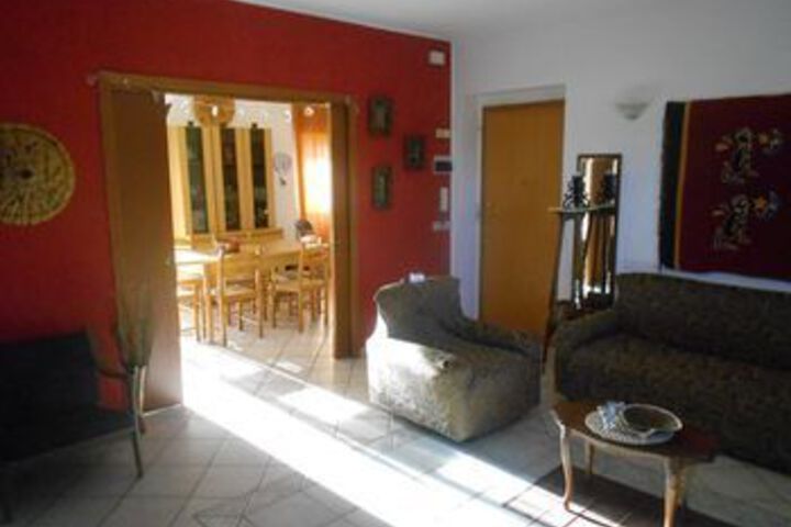Room 16 of 18