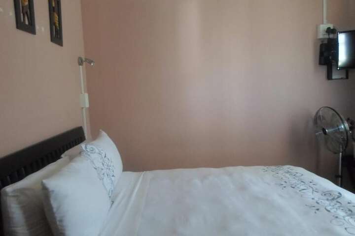 Room 2 of 4