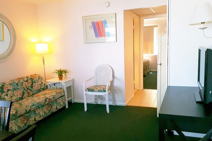Room 16 of 34
