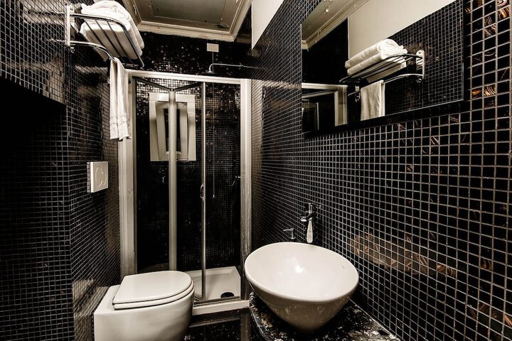 Room 26 of 35