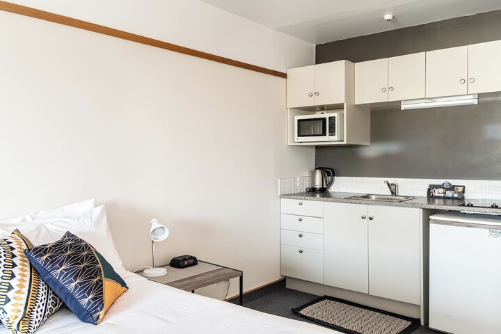 Room 16 of 86