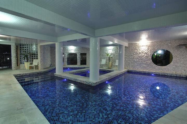 Pool Hotel