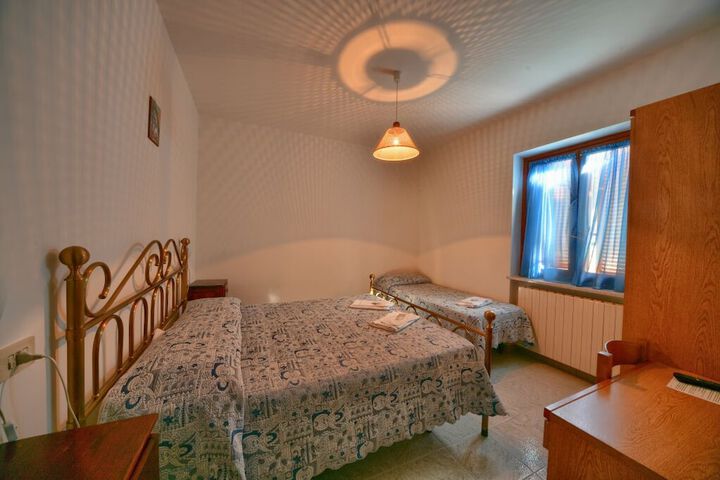 Room 2 of 22
