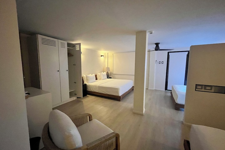 Room 10 of 36