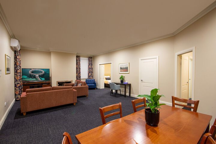 Room 12 of 23