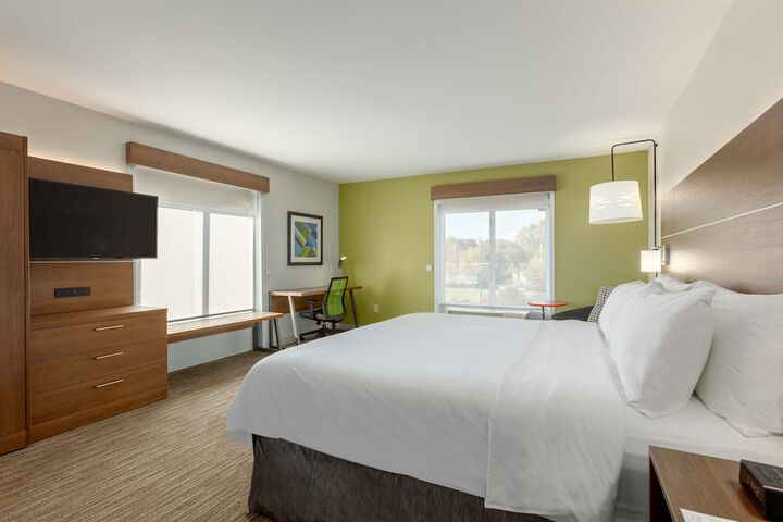 Room 4 of 34