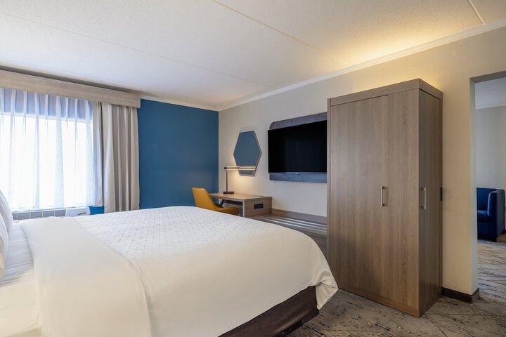 Room 9 of 56