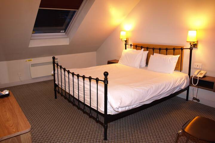 Room 48 of 236