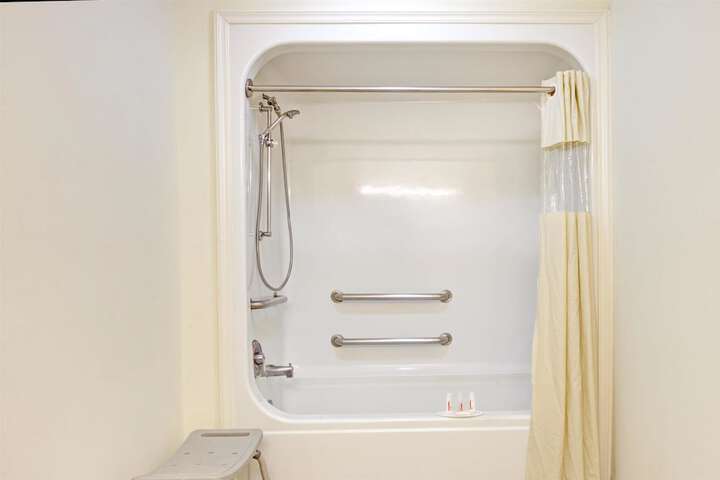 1 King Bed Mobility Accessible Bathtub with Grab Bars (21 of 21)