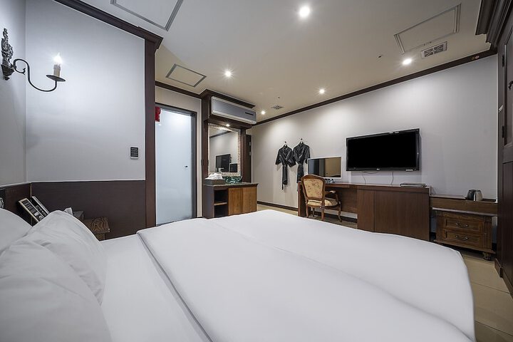 Room 20 of 60