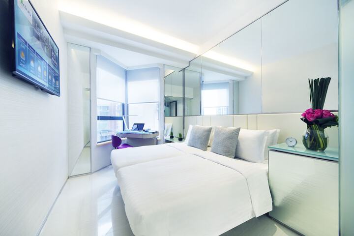 Room 6 of 35