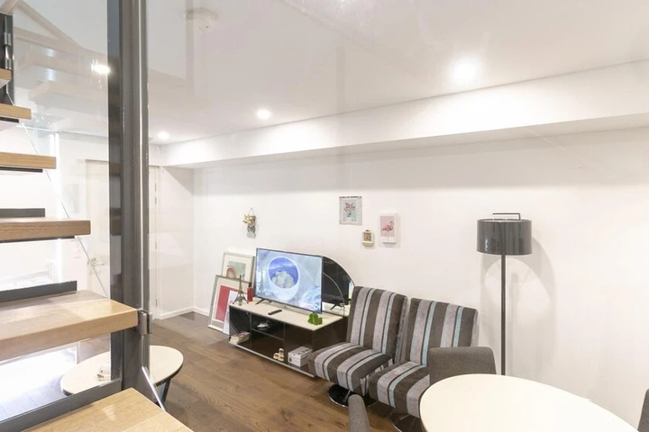 Room 2 of 11