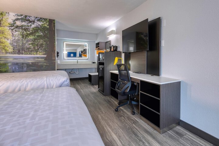 Room 44 of 81
