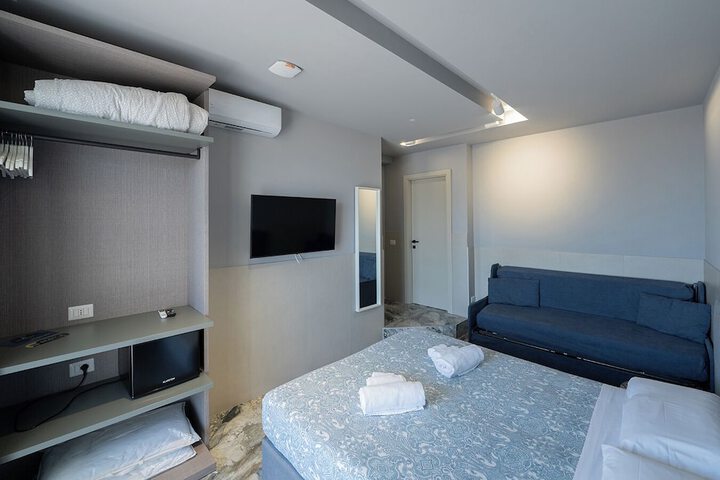 Room 35 of 80